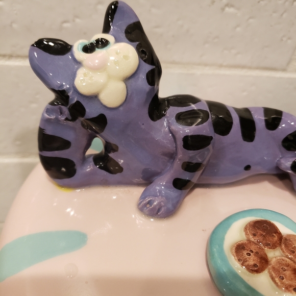 Art Pottery Large Canister With Whimsical Cat Lid signed on base - Picture 2 of 15
